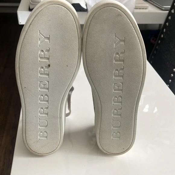 Burberry Lowtop Sneakers - Picture 6 of 8
